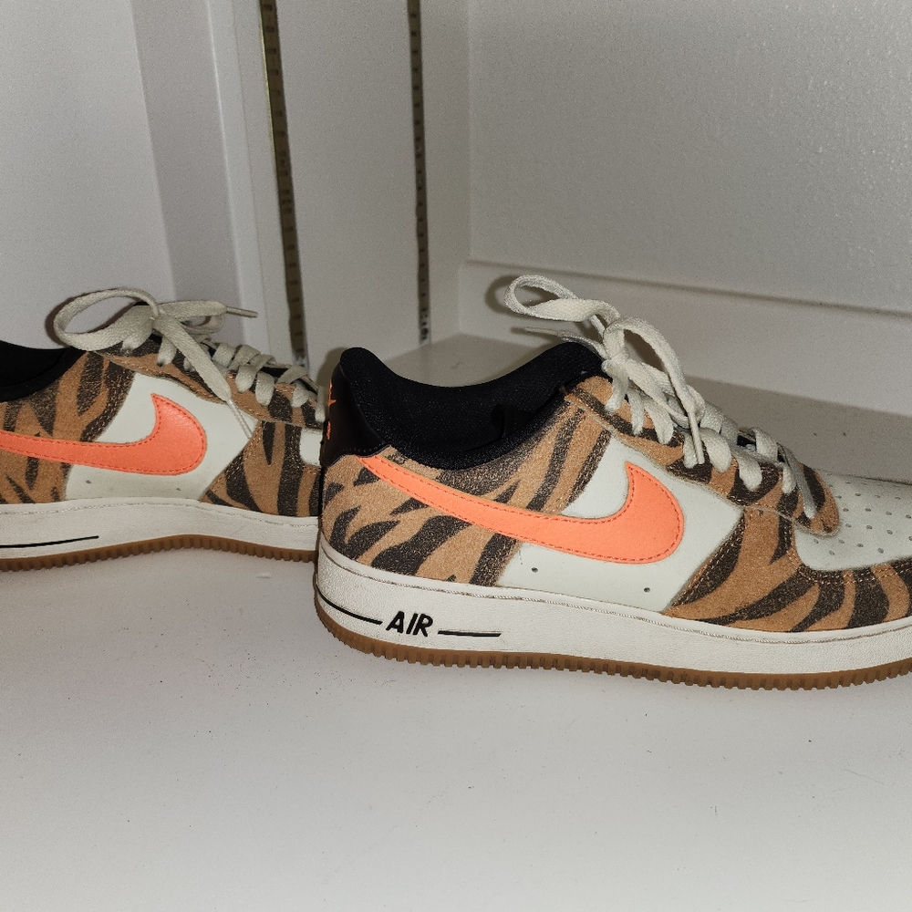 Air Force 1 low Daktari, size 8.5